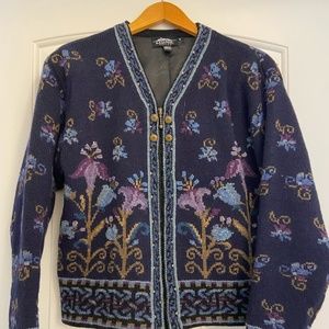 Icelandic  Design Lined  V-Neck zippered cardigan Floral Design